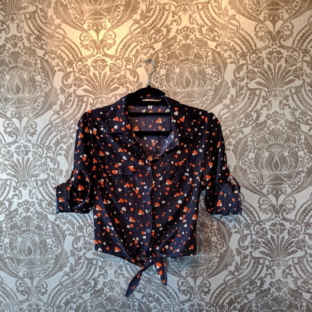 Heart 💓 print crop tie-waist blouse